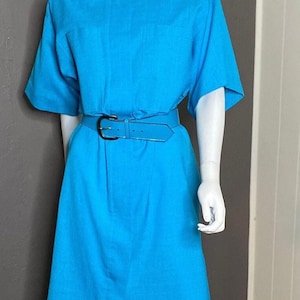 1980s Leslie Fay Turquoise Linen Shirtdress with Dramatic Shoulders+ Belt sz 14