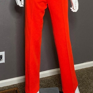 1960er Orange-Rote Highwaist Bootcut Hose Größe Med Flat Front Flare Hose gestrickt
