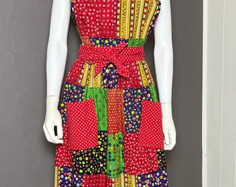 1960年代のパッチワークプリントのエプロンドレス（デザインハウス製