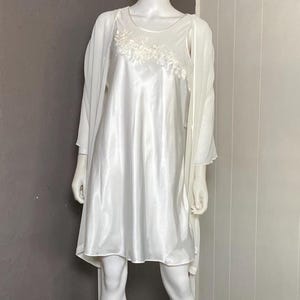1990's Bridal Satin Nightgown + Chiffon Robe Set from Dentelle size Large