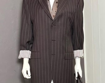 Blazer marrón a rayas finas de MICHAEL Michael Kors, talla M/L, corte ajustado, estilo deportivo.