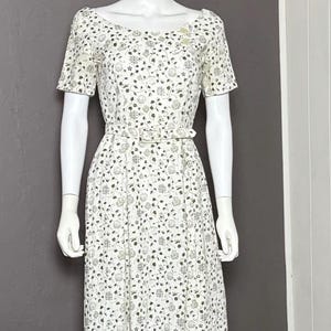 1950&#39;s White + Olive Green Floral Day Dress handmade size S/M
