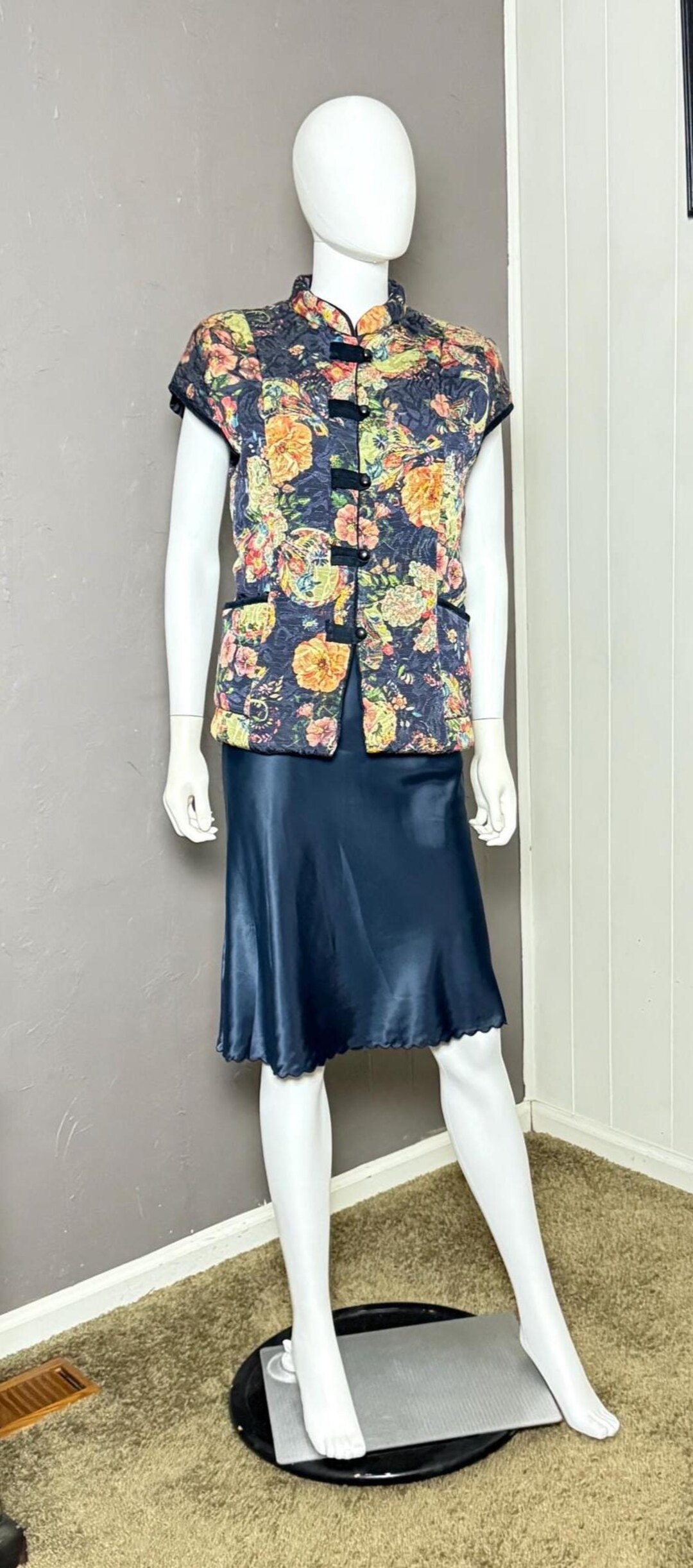 Vintage 1960's-70's Quilted Tapestry Jacket Toggle Buttons Furry