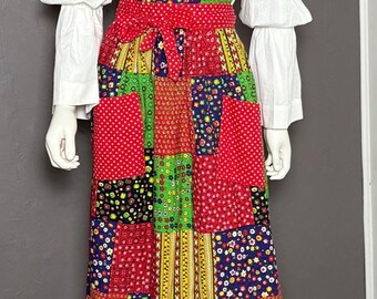 1960年代のパッチワークプリントのエプロンドレス（デザインハウス製
