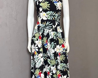 1970's Fit and Flare Sundress Tropical Print by Casual Wear Hawaii U.S.A. M/L Sweetheart Neck Princess Waist
