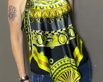 Bufanda de satén estampada en verde chartreuse y verde oscuro estilo Y2K. Camiseta sin mangas de satén talla S/M.