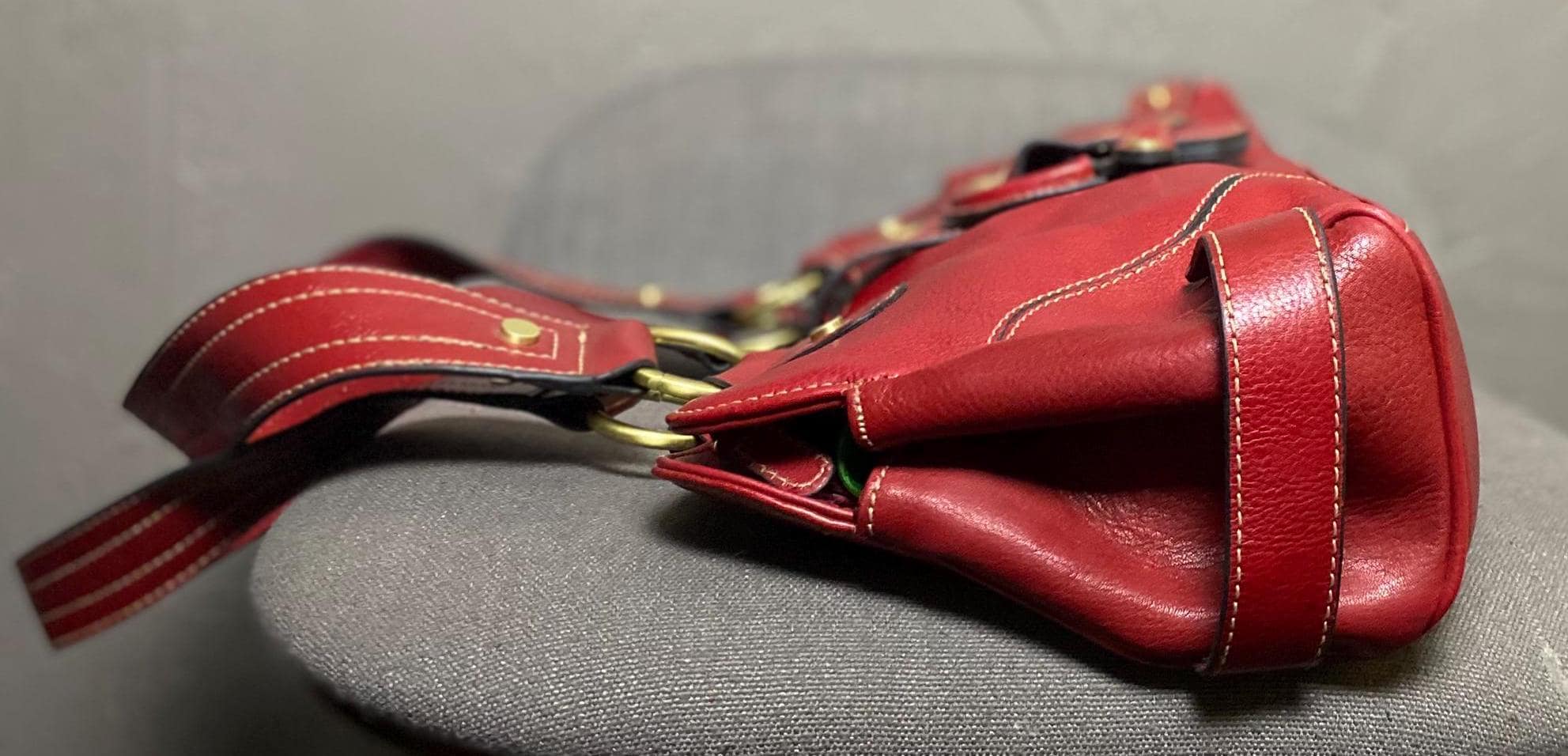 バッグ vintage leather red stitch shoulder bag il_fullxfull.1835634528_rkjm.jpg