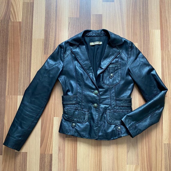 Vintage Black Women's Leather Jacket-Fitted Italian Leather Jacket-Genuine Leather Y2k Streetwear-Model off Duty Grunge Indie Sleaze EU 42