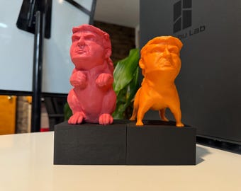 Estatua de perro o ardilla de Trump