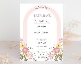 Puede incluir: Una invitación de cumpleaños floral rosa y blanca para un primer cumpleaños. La invitación presenta un arco rosa con el texto "You're invited!" y "KATALINA'S 1st Birthday". La invitación también incluye la fecha y la hora de la fiesta, la dirección y la información de RSVP.