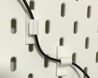 IKEA SKADIS Pegboard Cable Holder – Cord Organizer Hook for Cable Management – 3D Printed Skadis Accessories for Desk Setup - Set of 2pc