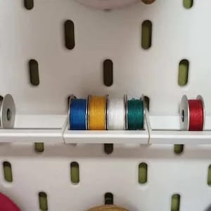 IKEA SKADIS Pegboard Bobbin Shelf – Sewing Thread Organizer – Sewing Bobbin Tray - 4 Bobbins per Tray - Craft Storage Tray for SKADIS System
