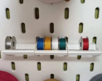 Estante de bobinas de tablero perforado IKEA SKADIS: organizador de hilo de coser