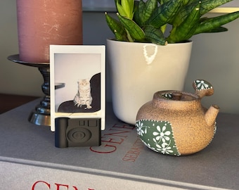 3D-utskriven Polaroidbildhållare – Engångskamerabordsstativ