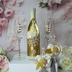 Brindis Set for quinceañeras, quinceañeros, Sweet 16 celebrations, weddings, and other special occasions