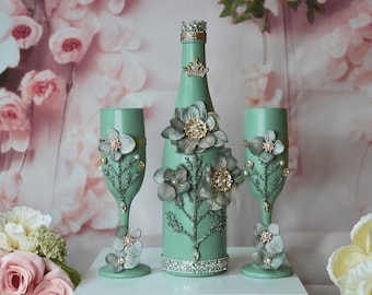 Brindis Set for quinceañeras, quinceañeros, Sweet 16 celebrations, weddings, and other special occasions