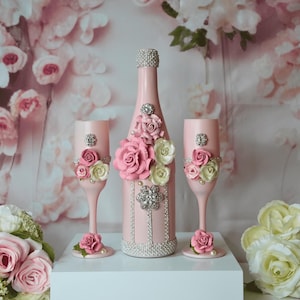 Brindis Set for quinceañeras, quinceañeros, Sweet 16 celebrations, weddings, and other special occasions