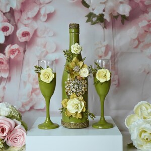 Brindis Set for quinceañeras, quinceañeros, Sweet 16 celebrations, weddings, and other special occasions