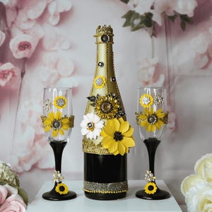 Brindis Set for quinceañeras, quinceañeros, Sweet 16 celebrations, weddings, and other special occasions