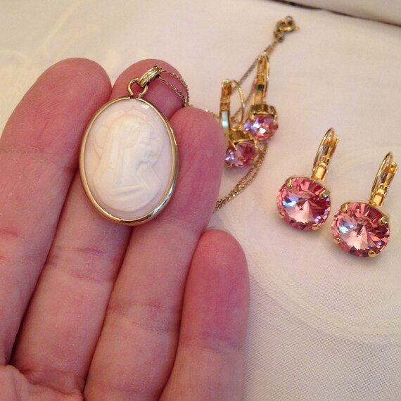 Vintage Virgin Mary Cameo Necklace Set Light Pink… - image 7