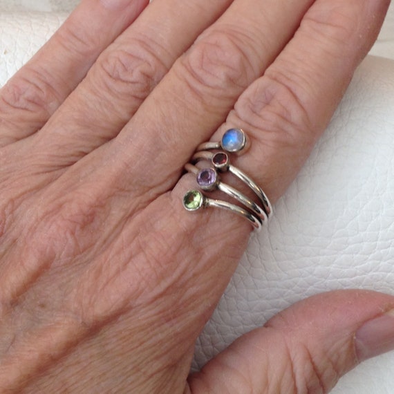 Vintage Multi Gemstone Ring: Moonstone, Garnet, A… - image 3