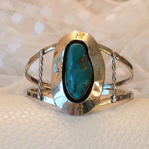 Large Vintage 1940/'s Wide Silver Plated Cuff Decorated With Raised Rose Pattern /& With A Large Applied Faux Turquoise Center Piece Statement