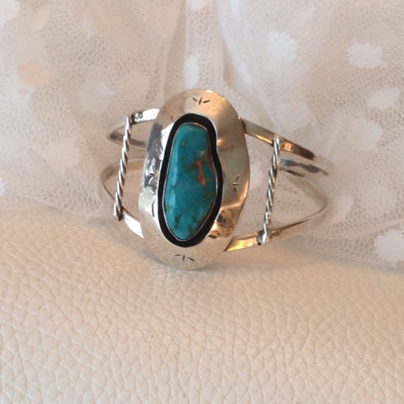 Large Vintage 1940/'s Wide Silver Plated Cuff Decorated With Raised Rose Pattern /& With A Large Applied Faux Turquoise Center Piece Statement