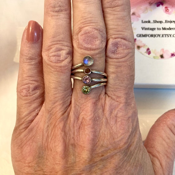 Vintage Multi Gemstone Ring: Moonstone, Garnet, A… - image 4