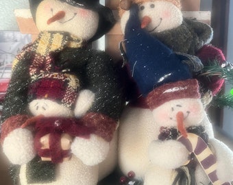 Vintage Snowmen Family with wooden fence