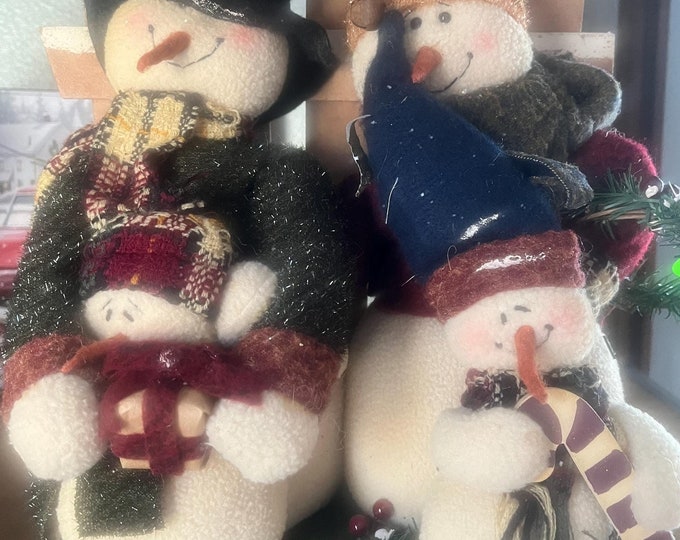 Vintage Snowmen Family with wooden fence