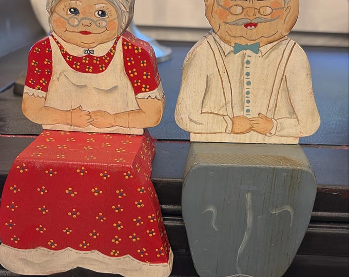 Vintage Wooden Shelf Sitters — Mr. & Mrs. Santa Hand-Painted Christmas Décor