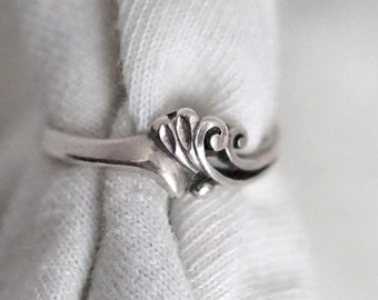 Vintage Sterling Little Wave Ring Size 6.5