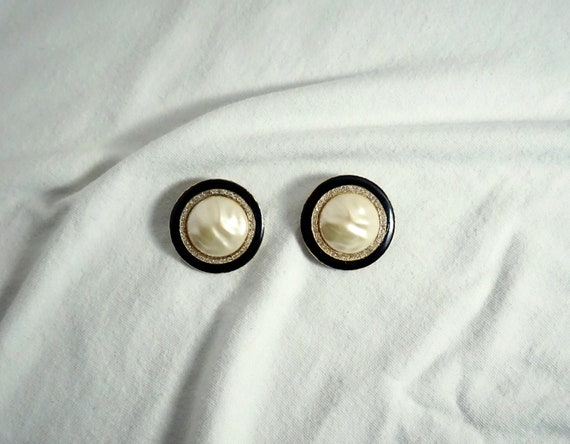 Classic Ellen Designs Baroque Pearl Earrings - image 1