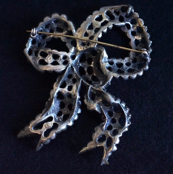 Broche Ancienne Nœud à Pendants Dorée - Bijou Vintage Bon état, Parfaite Pour Une Veste