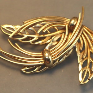 Vintage Kramer New York Modernist Brooch Openwork Leaf Pin