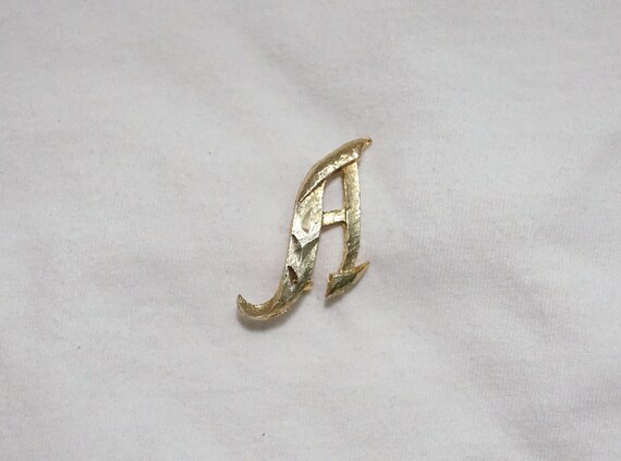 Mamselle initial brooch deals