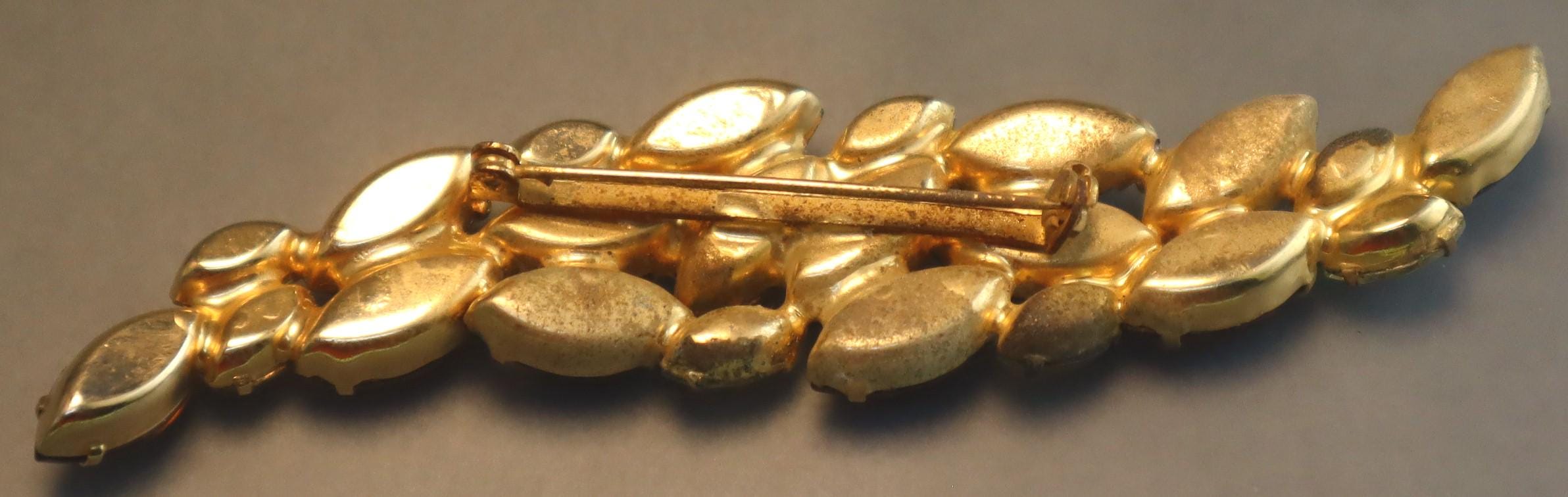 Grande Broche Vintage Argentée Avec Perles Et Résine Style Topaze/citrine - Bijou Occasion