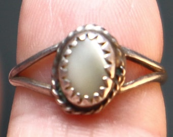 Vintage Gray Moonstone? Sterling Moonstone Ring Size 5