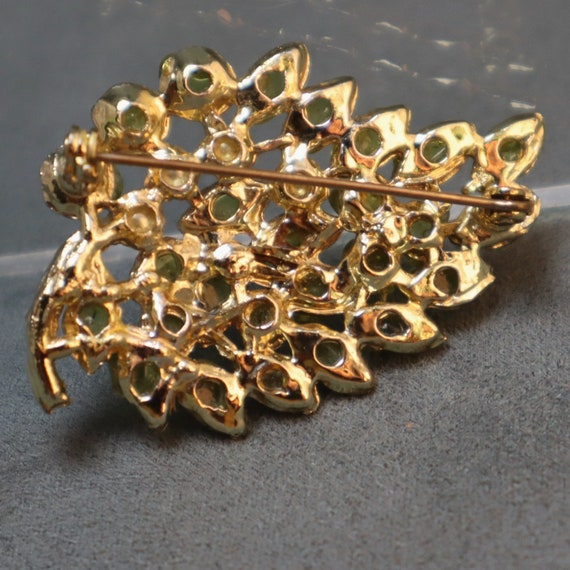 Vintage Olivine Stone Flower Leaf Brooch Pin - image 3