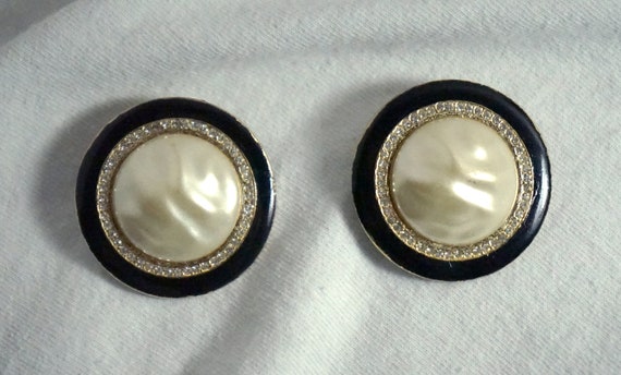 Classic Ellen Designs Baroque Pearl Earrings - image 2
