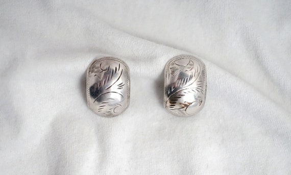 Sterling Engraved Silver Earrings Marked SU - image 1