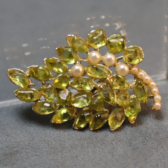 Vintage Olivine Stone Flower Leaf Brooch Pin - image 2