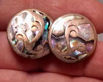 Pendientes vintage de plata de ley con incrustaciones de abulón.