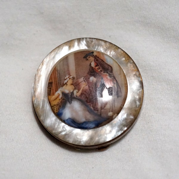 Courting Couple Compact Pearlized Lucite