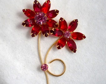 Grande broche vintage avec fleur en strass rouge fuchsia