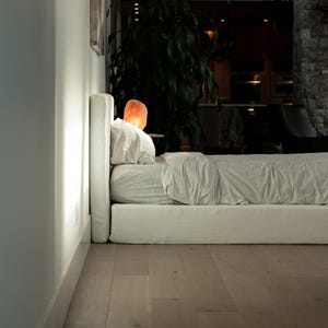 King Flow + Bettrahmen + Kopfteil Set (Box Spring erforderlich)