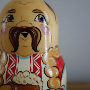 Single und Ready to Mingle Beer Loving Matyoshka Bild 1