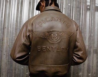 Chaqueta bomber de cuero marrón hecha a mano: estilo clásico de carreras de coches