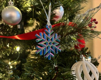 Elegant 3D Printed Snowflake Ornament - Customizable Christmas Tree Decoration