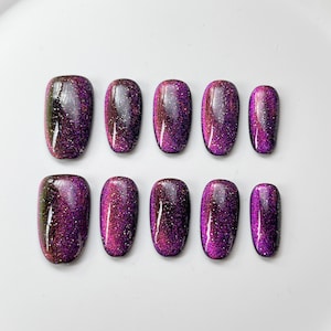 Elegante Lila Katzenaugen Zauberer Gelnägel | Drücken Sie auf die Nägel | 100% handgefertigte Nägel | Mittel Kurze Nägel | Nägel Kunst | Künstliche Nägel | Ovale Nägel